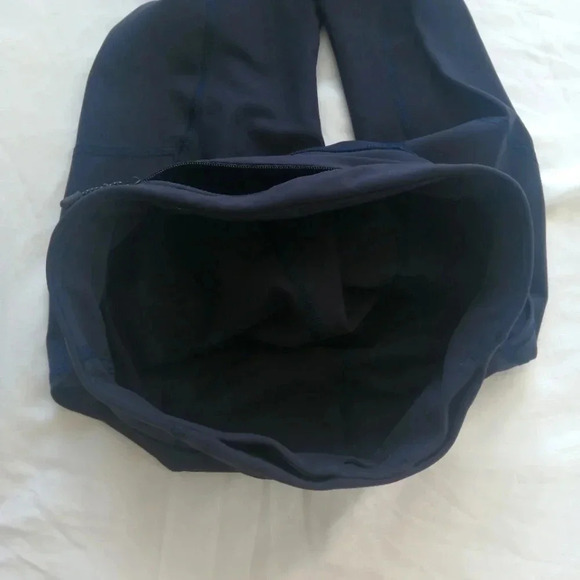 Lululemon Tight Stuff Tights II Leggings 25" in Navy with Silver Scallop Hem 4 - Picture 10 of 16